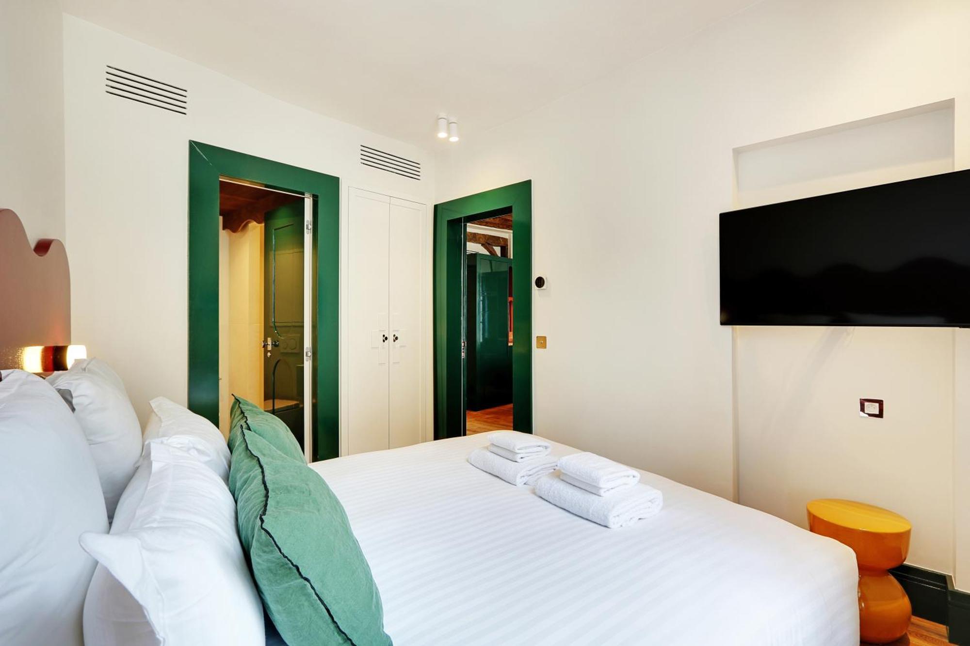 Paris Home Collection Serviced Apartments In Notre Dame - Rue Savoie Buitenkant foto